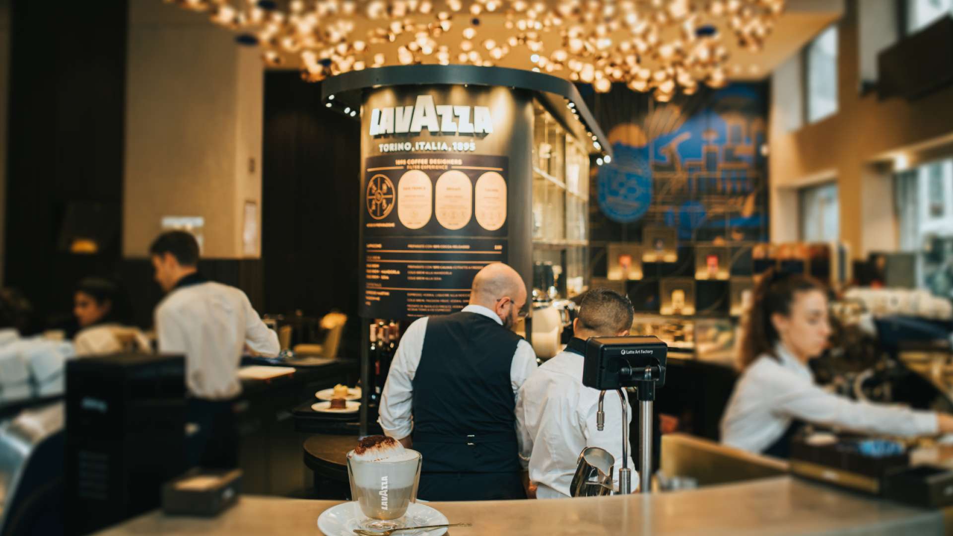 Latte Art Factory - LAF Bar Pro - at LAVAZZA Flagship Store in Milan Italy - Signature Cappuccino Latte Art Factory - LAF Bar Pro - at LAVAZZA Flagship Store in Milan Italy - Signature Cappuccino